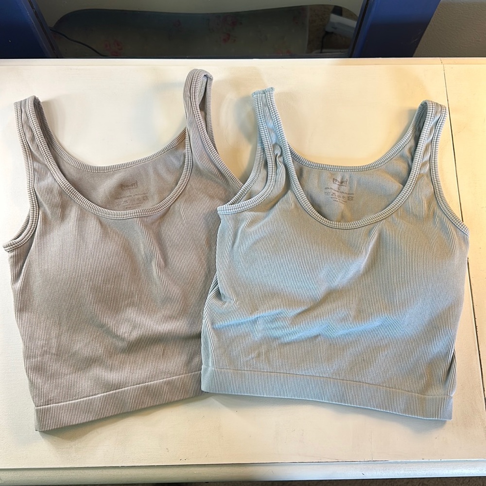 2 Sports Bras